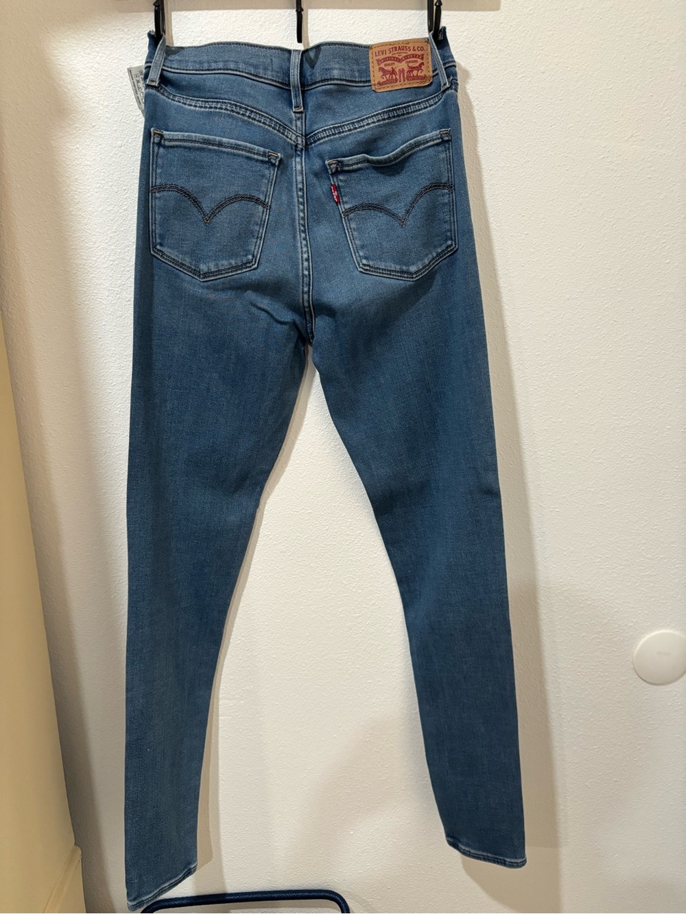 Levi's Men's Skinny Jeans in Medium Blue Denim